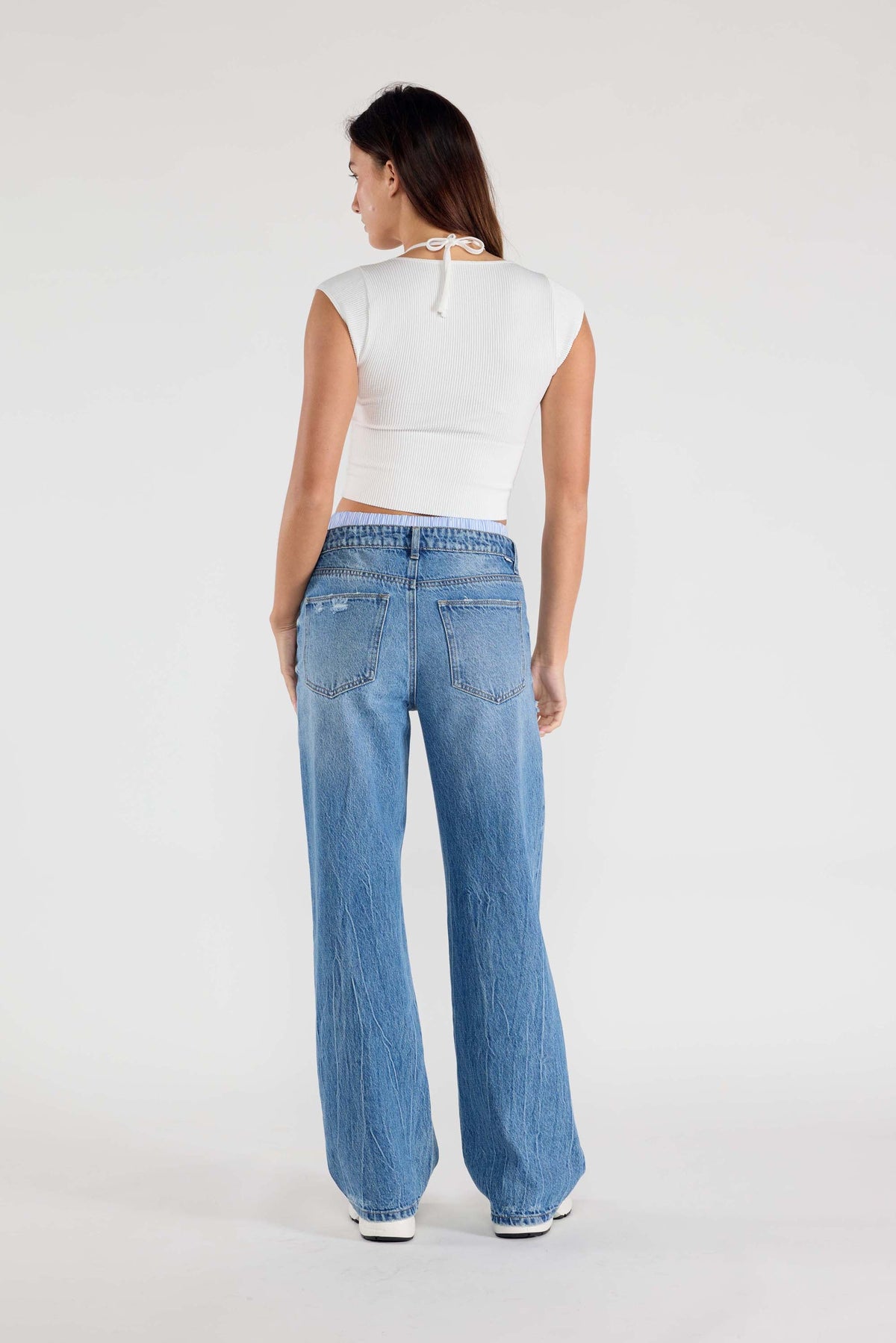 Low Waist Relaxed Straight Jeans with Tie Wash — additional view 6