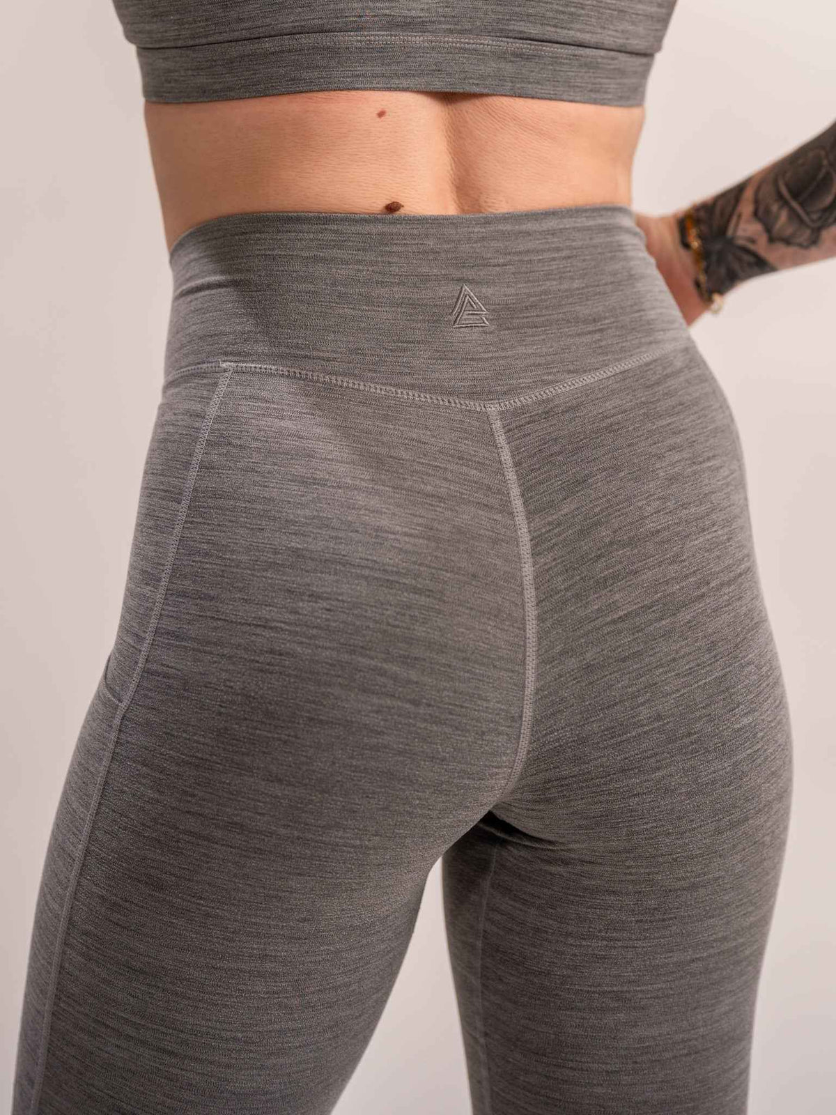 DEBUT MEGA-HIGH-RISE LEGGING